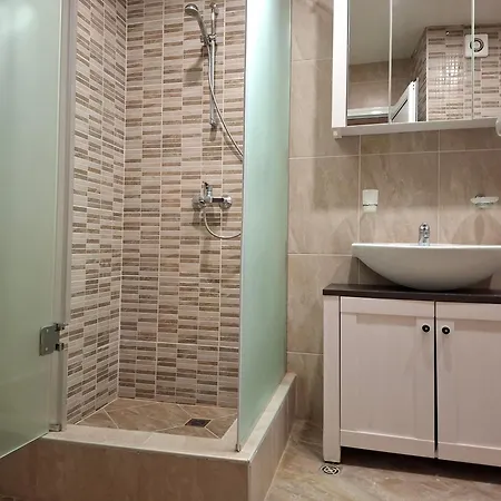 Sineva 아파트 라브다