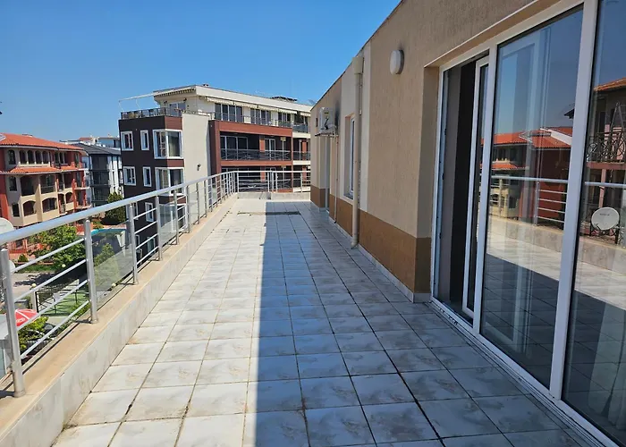 Sineva Апартамент *